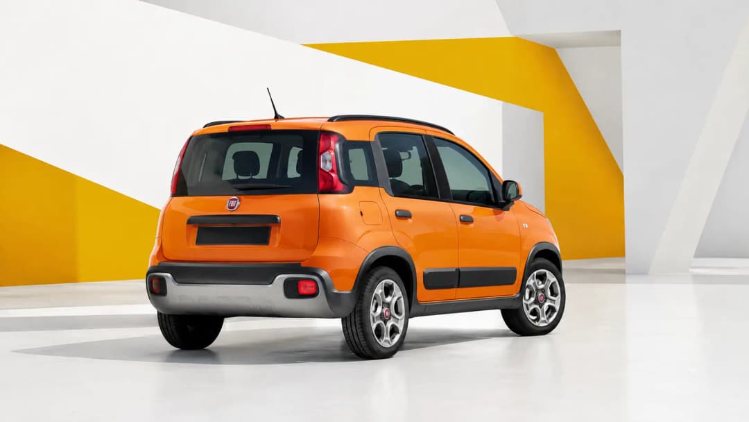 Fiat Panda dans un cadre contemporain au Luxembourg