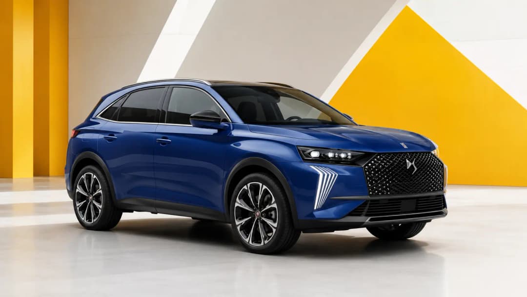 DS Automobiles DS7 vue de trois quarts avant