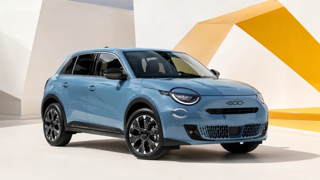 Fiat 600 dans un cadre contemporain au Luxembourg