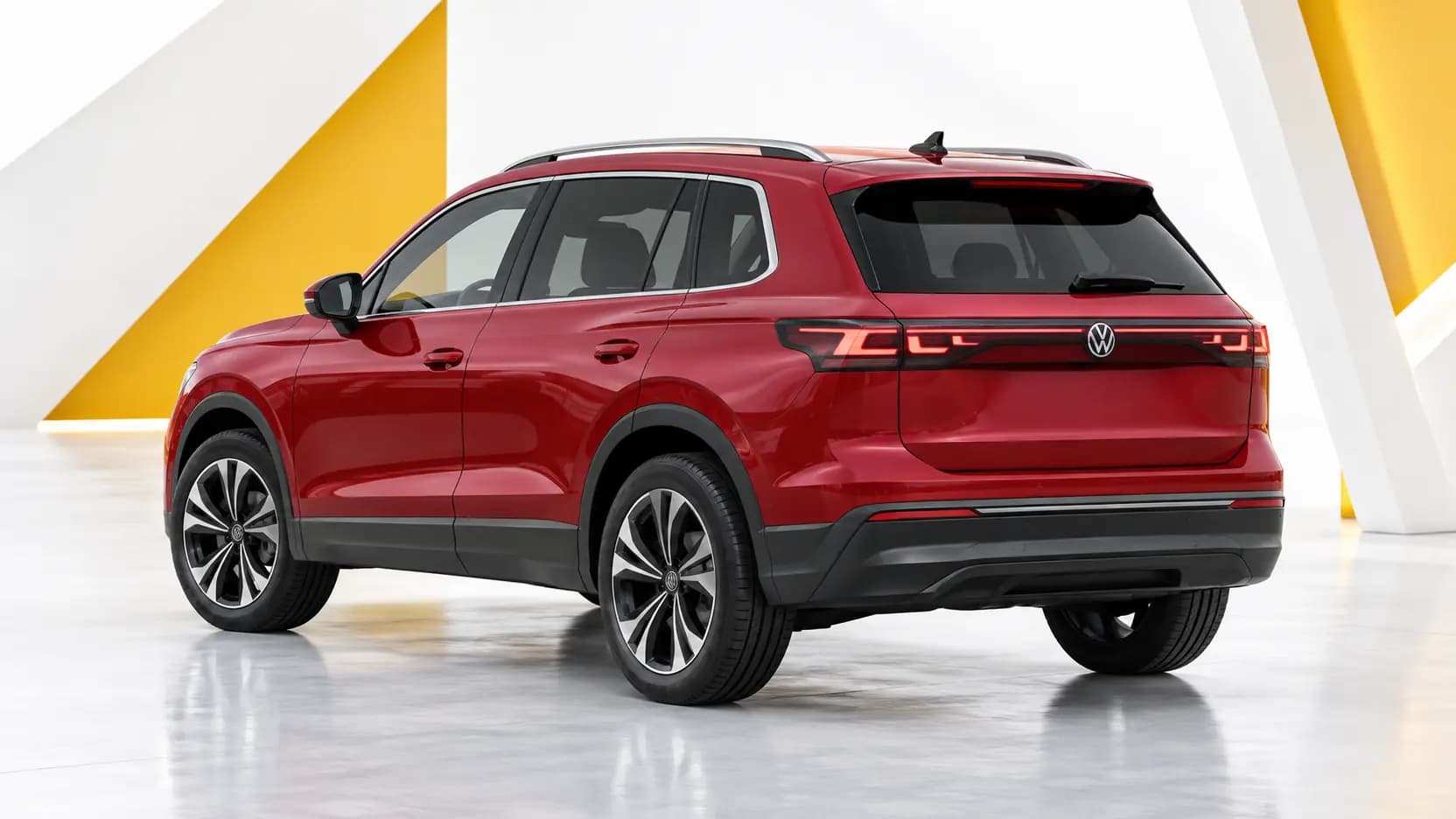 Volkswagen Tiguan vue extérieure de trois quarts arrière