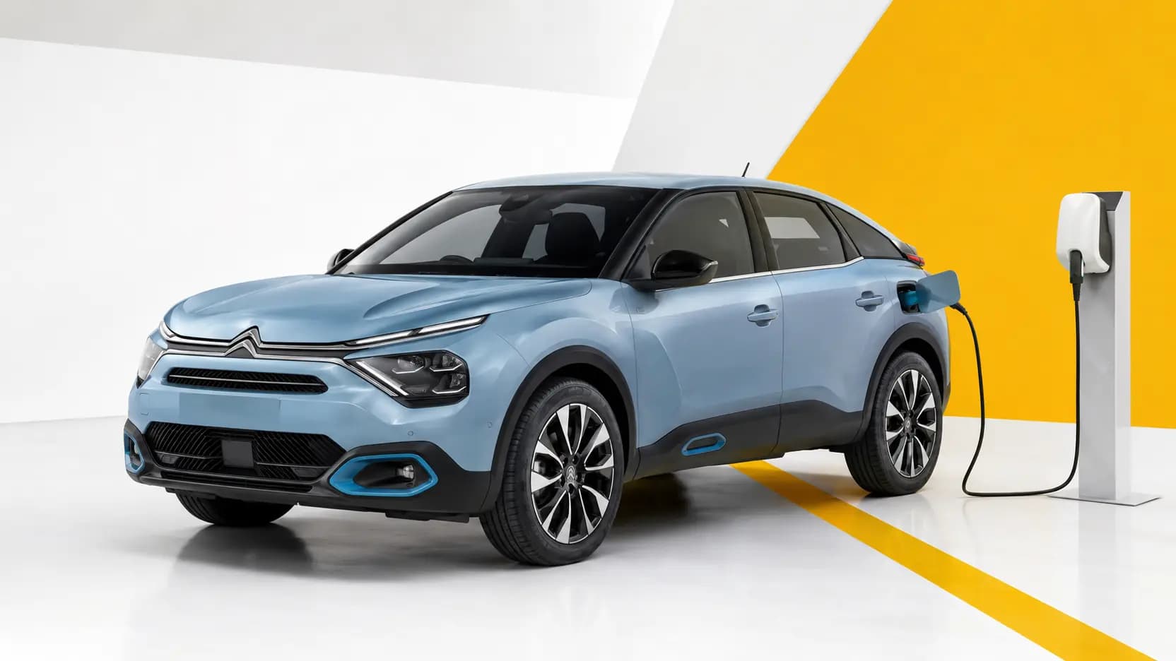 Citroën electrified model connected or ready for efficient driving