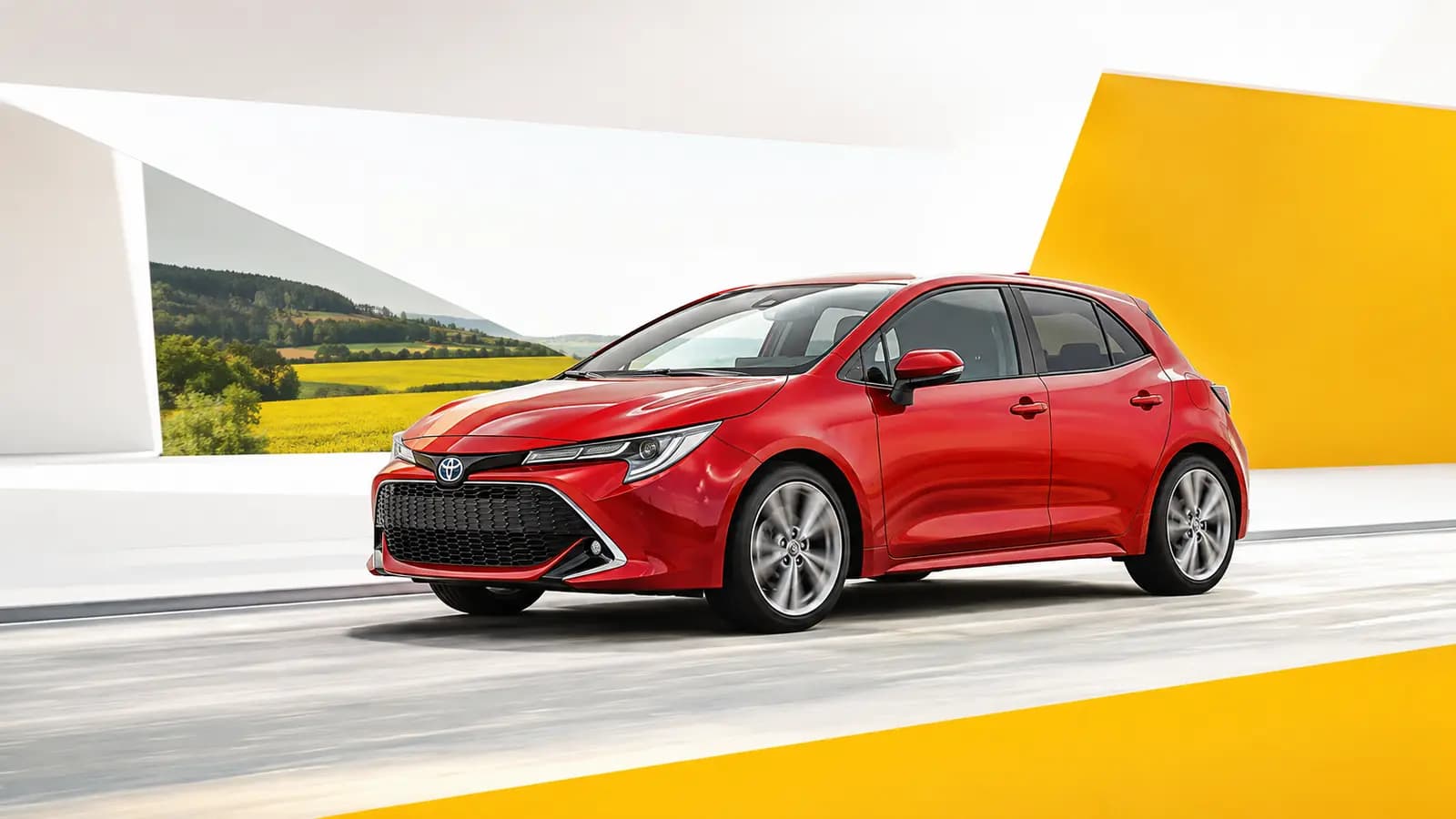 Toyota dans la campagne verte du Luxembourg