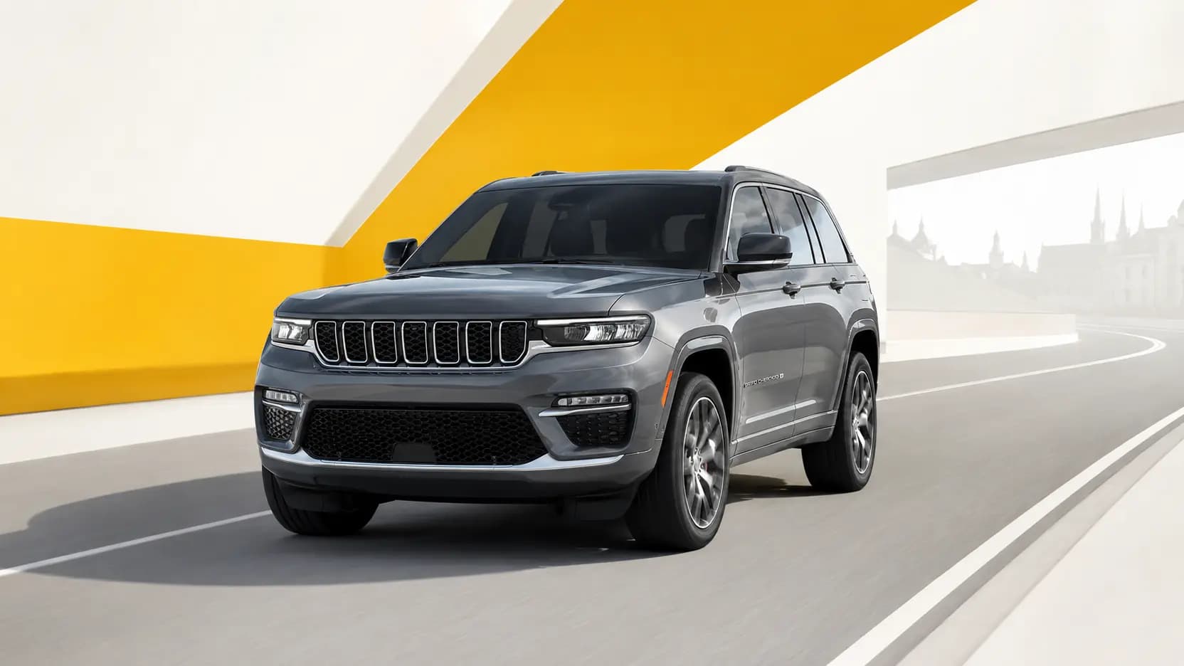 Véhicule Jeep sur une route au Luxembourg