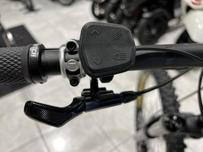 TORA  Rock Shox Yari