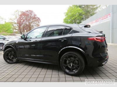 Alfa-Romeo Stelvio Quadrifoglio (2018) - Foto 4