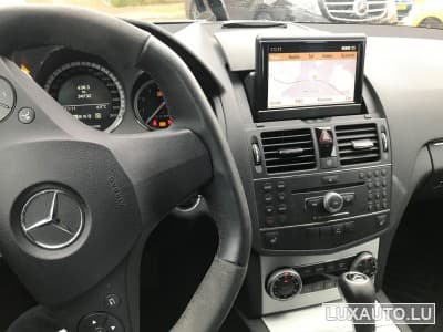 Mercedes C 63 AMG (2009) - Photo 3