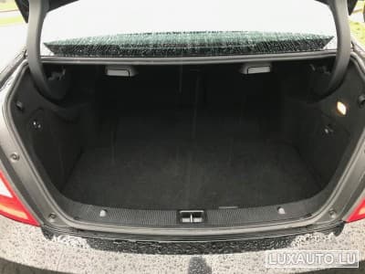 Mercedes C 63 AMG (2009) - Photo 4