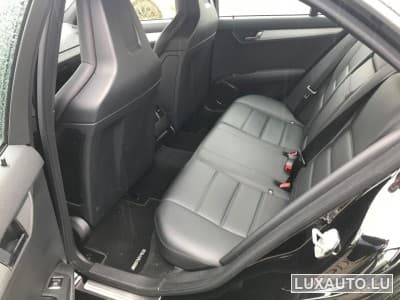 Mercedes C 63 AMG (2009) - Photo 5