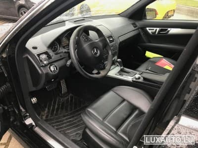 Mercedes C 63 AMG (2009) - Photo 6