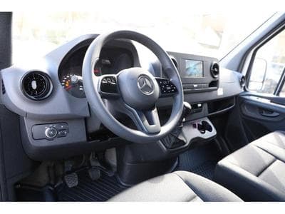 Mercedes Sprinter 315 Kasten L2 FWD (2023) - Foto 2
