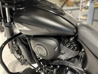 Indian Chieftain Dark Horse Black Smoke (2024) - Foto 6