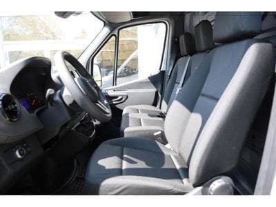 Mercedes Sprinter 315 Kasten L2 FWD (2023) - Foto 11