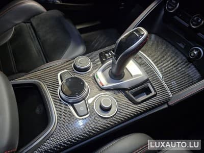 Alfa-Romeo Stelvio Estrema (2022) - Foto 9