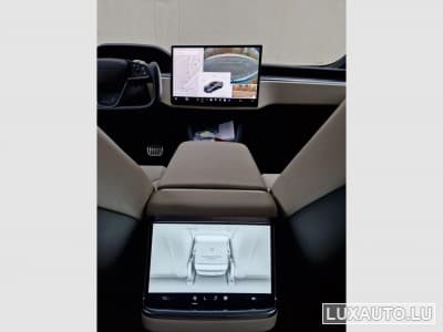 Tesla Model S Plaid (2023) - Photo 7