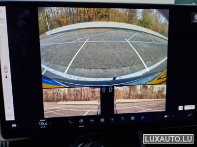 Tesla Model S Plaid (2023) - Photo 9