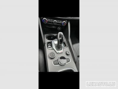 Alfa-Romeo Giulia MY22 Sprint 2.0 TB 200 AT (2022) - Foto 4
