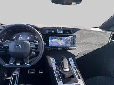 DS Automobiles DS7 E-Tense 300 Performance Line + (2023) - Photo 13
