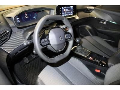 Peugeot 208 II Allure Pack (2023) - Photo 8