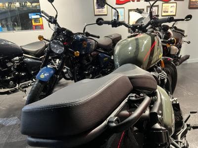 Royal Enfield Shotgun 650 green drill (2024) - Foto 4