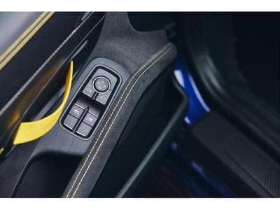 Porsche Cayman GT4 RS Weissach (2023) - Photo 5