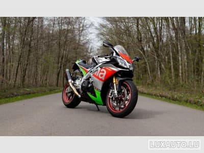 Aprilia RSV4 RSV4 RF Superpole (2017) - Photo 3