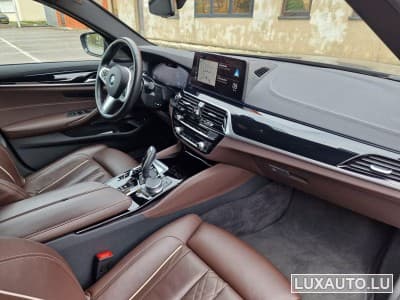 BMW 530 Sports M package (2022) - Photo 9