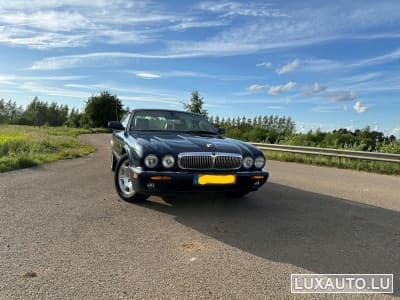 XJ8