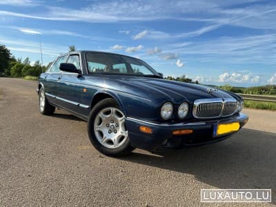 XJ8