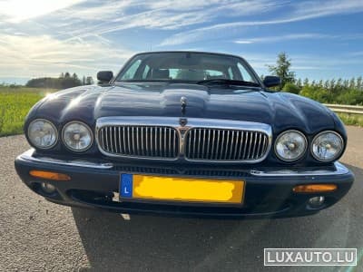 XJ8