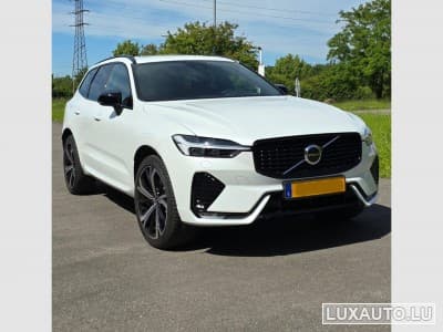 Volvo XC60 B4 AWD/ PANO (2023) - Foto 1