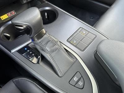 Lexus UX F SPORT Design (2023) - Photo 12