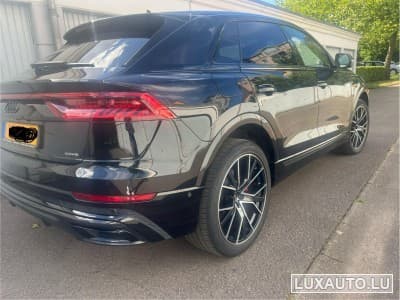 Audi Q8 S-line (2022) - Foto 1
