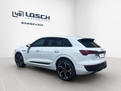 Audi Q8 S line 55 quattro (2024) - Photo 4