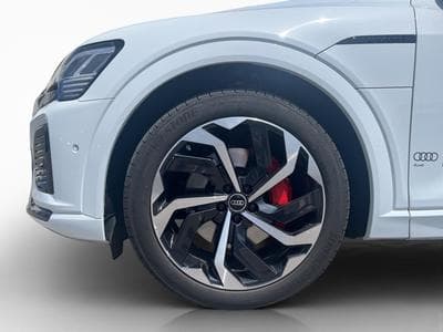 Audi Q8 S line 55 quattro (2024) - Photo 7