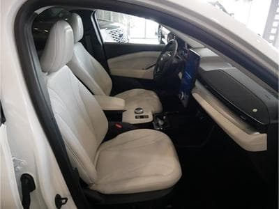 Ford Mustang Mach-E AWD 99kWh Extended Range 351cv/258kW - A1 GAR 0182031 (2023) - Foto 10