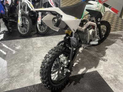 YCF Lite F (2024) - Foto 3