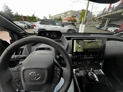 Toyota bZ4X STYLE PLUS (2023) - Photo 11