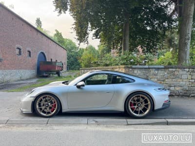 992