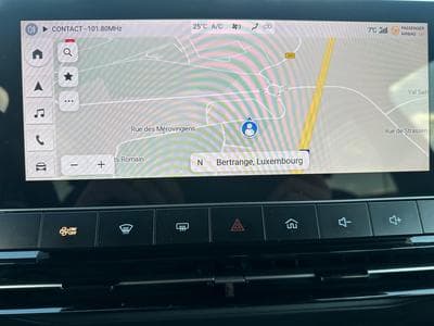 MG MG4 ELECTRIC (2023) - Photo 12