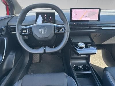 MG MG4 ELECTRIC (2023) - Photo 2