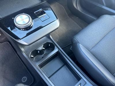 MG MG4 ELECTRIC (2023) - Photo 4