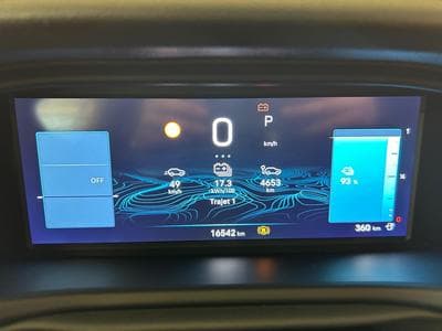 Jeep Avenger SUMMIT (2023) - Photo 10