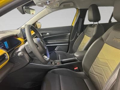 Jeep Avenger SUMMIT (2023) - Photo 15