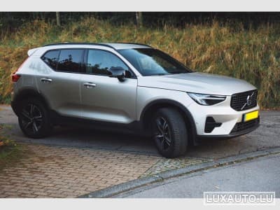 Volvo XC40 T2 Plus Dark (2023) - Foto 1