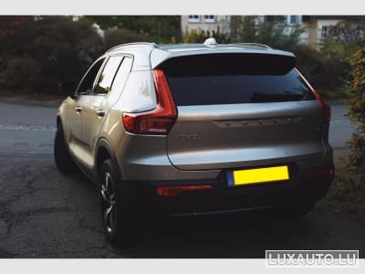 Volvo XC40 T2 Plus Dark (2023) - Foto 14