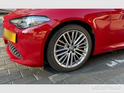 Alfa-Romeo Giulia Q4 Veloce 2.0 Turbo (2021) - Foto 5