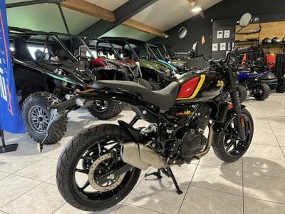 Royal Enfield Guerrilla 450 PLAYA  BLACK (2025) - Foto 3