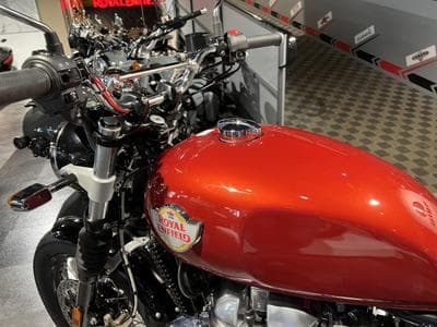 Royal Enfield Interceptor Canyon Red (2025) - Foto 5