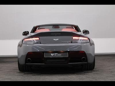 V8 Vantage