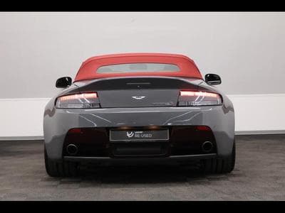 V8 Vantage